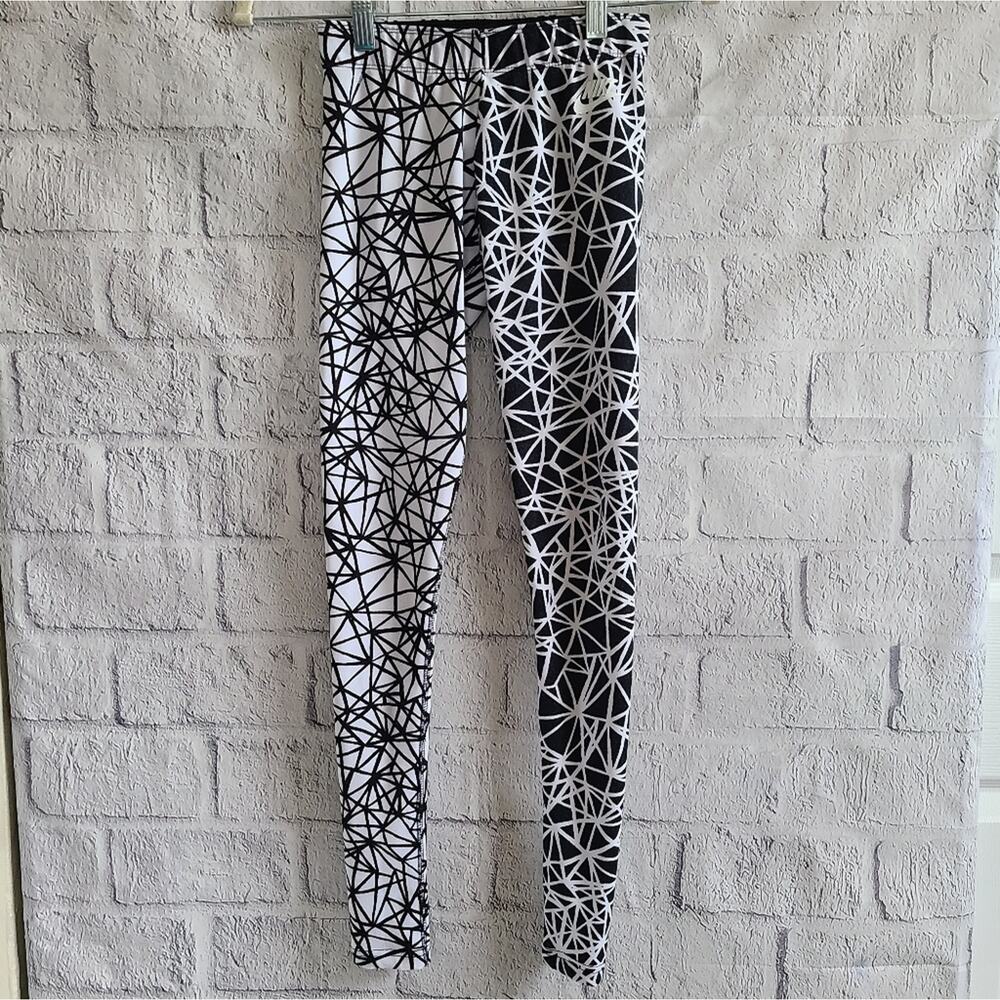 Nike Black And White‎ Geometric Patterned 2 Tone Leggings SZ XS